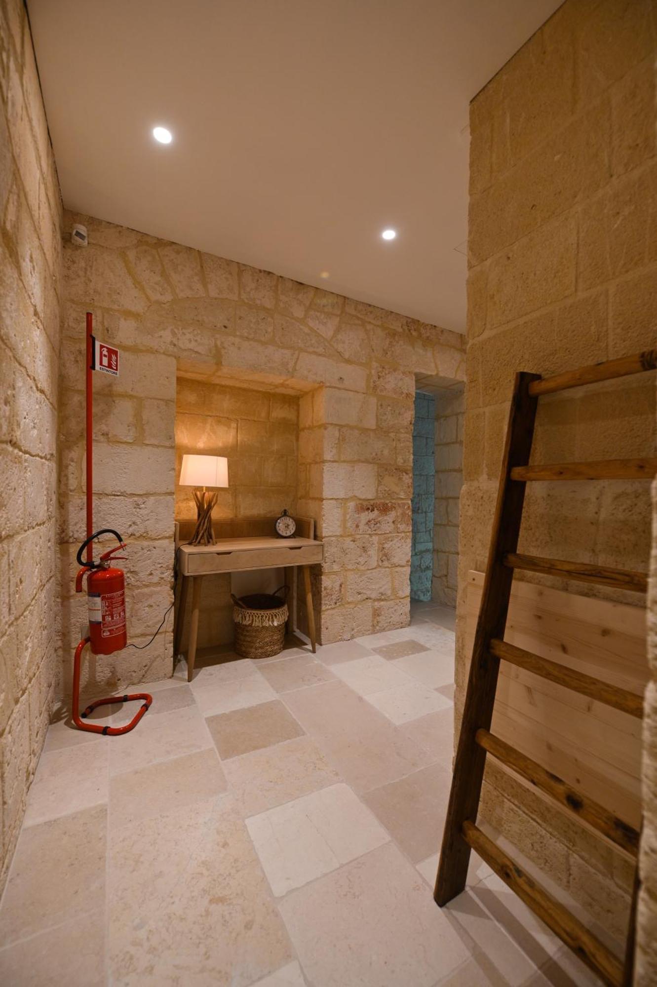 Palazzo Momi Bed & Breakfast Bari Luaran gambar