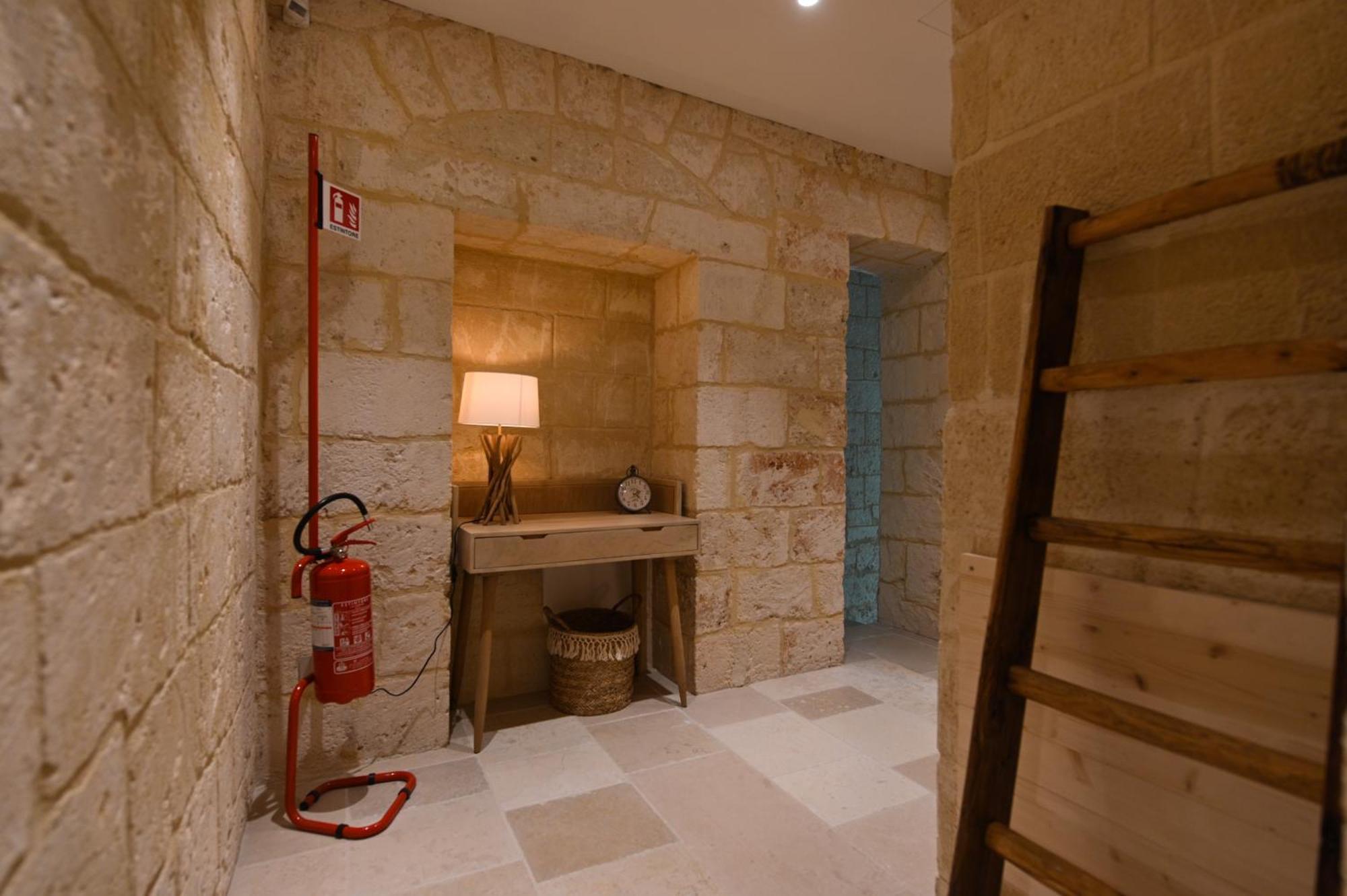 Palazzo Momi Bed & Breakfast Bari Luaran gambar